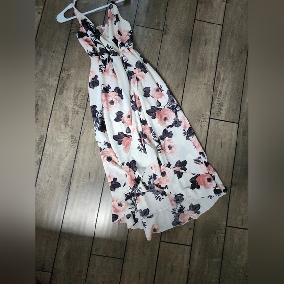 Dress - Picture 6 of 6